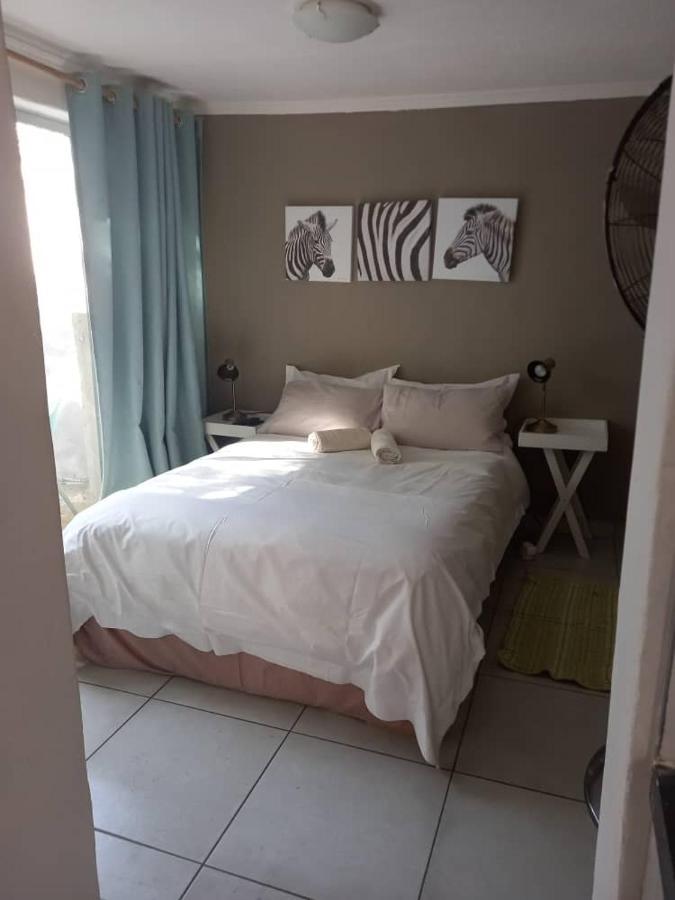 Self-Catering Studio, Unit 3 On Krupp วินด์ฮุก ภายนอก รูปภาพ
